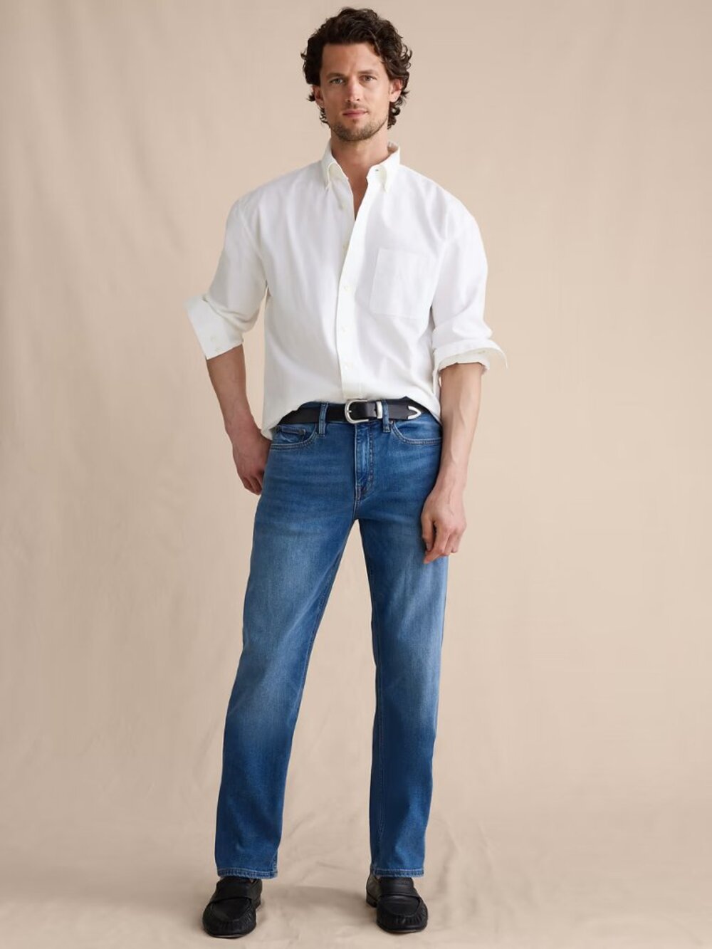Banana Republic Straight Luxe Traveler Jean size 34/32 Medium Wash
